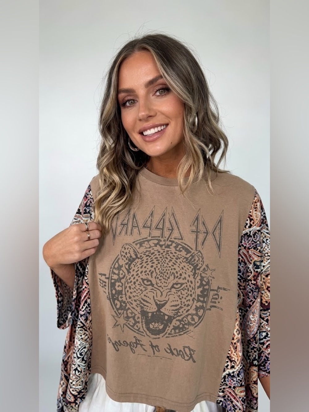 Upcycled Def Leopard Graphic Band Tee Women’s Taupe
